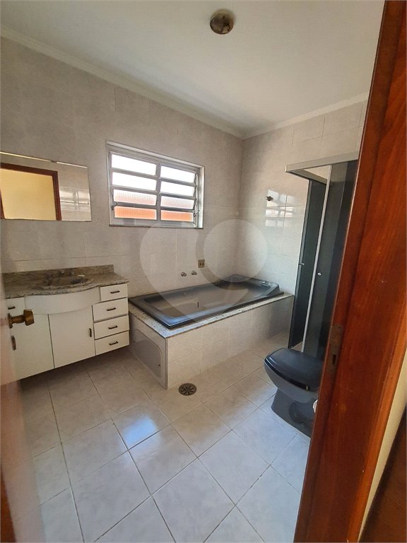 Sobrado à venda com 4 quartos, sendo 1 suíte, em Vila Pereira Barreto, São Paulo, SP