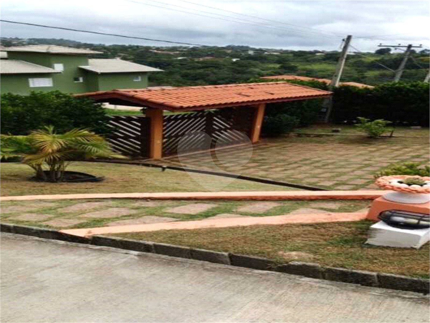 Casa à venda com 3 quartos, sendo 1 suíte, no condomínio Outeiro das Flores 2, Itupeva - SP