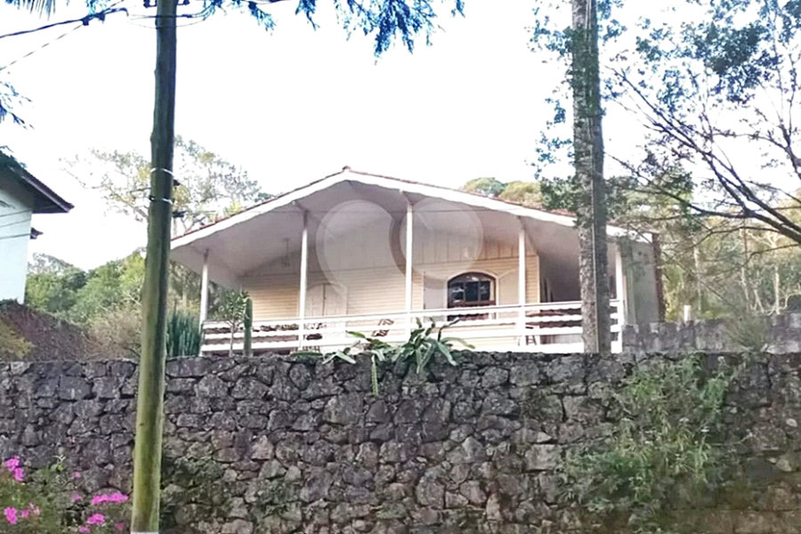 Casa à venda com 4 quartos, sendo 1 suíte,  no condomínio Parque Imperial da Cantareira, Mairiporã - SP
