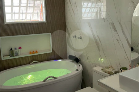 Sobrado à venda com 5 quartos, sendo 1 suíte, em João Aranha, Paulínia, SP