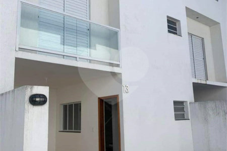 Casa à venda com 2 quartos, sendo 1 suíte, no condomínio Sem Nome, Suzano - SP