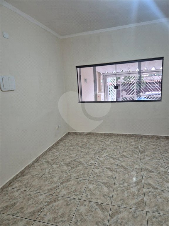 Casa à venda com 2 quartos, sendo 1 suíte,  em Vila Maricy, Guarulhos, SP