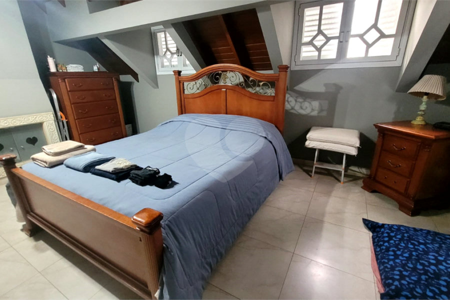 Casa à venda com 3 suítes no condomínio Suíça da Cantareira, Mairiporã - SP