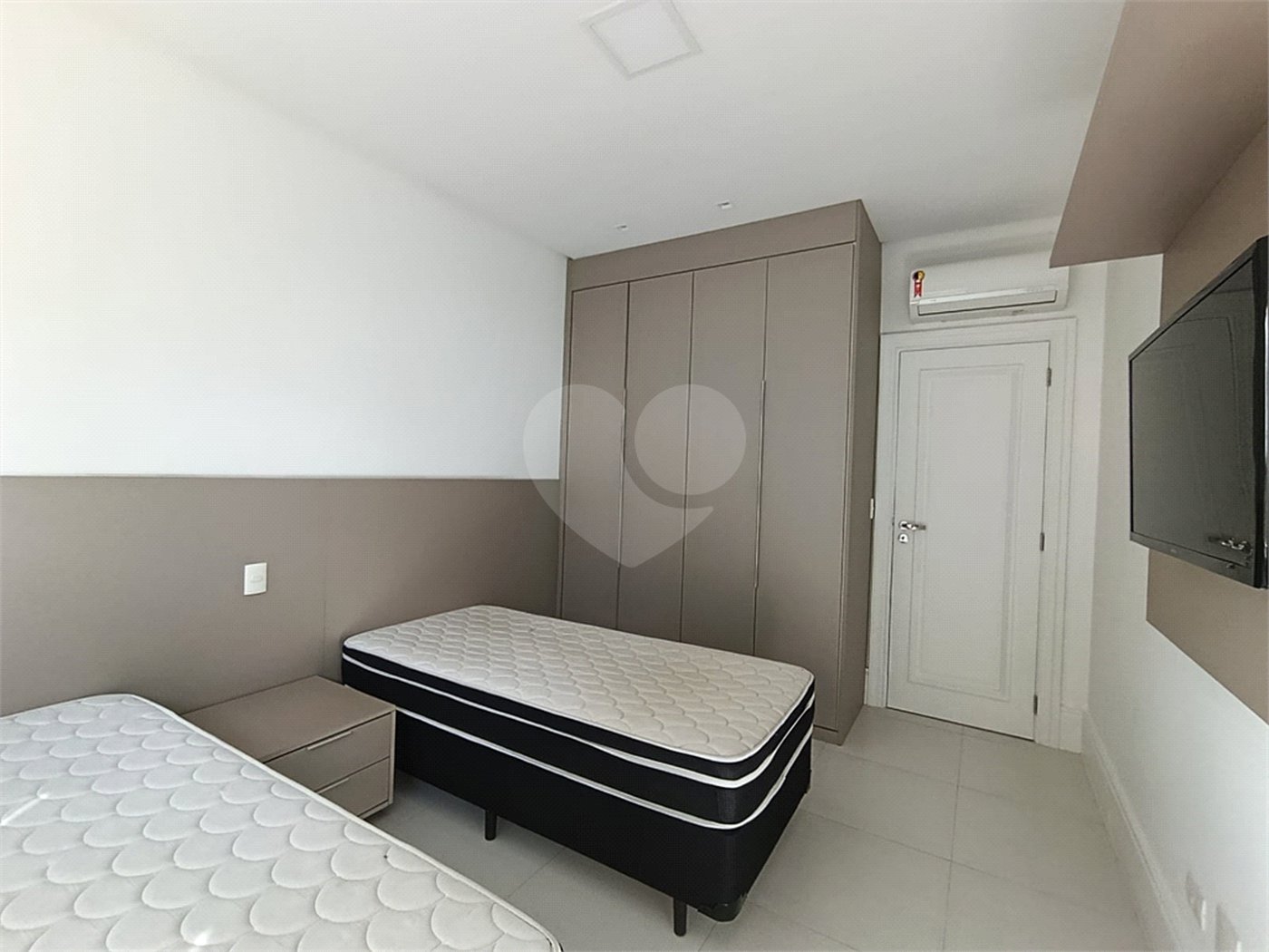 Apartamento para alugar com 3 suítes em Jardim Virgínia, Guarujá, SP