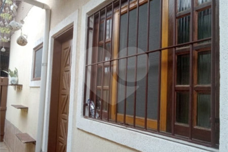 Casa à venda com 2 quartos em Jardim Savoy, Itanhaém, SP
