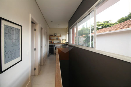 Casa à venda com 3 quartos, sendo 1 suíte, em Vila Mariana, São Paulo, SP