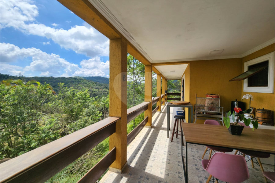 Casa à venda com 5 suítes no condomínio Suíça da Cantareira, Mairiporã - SP
