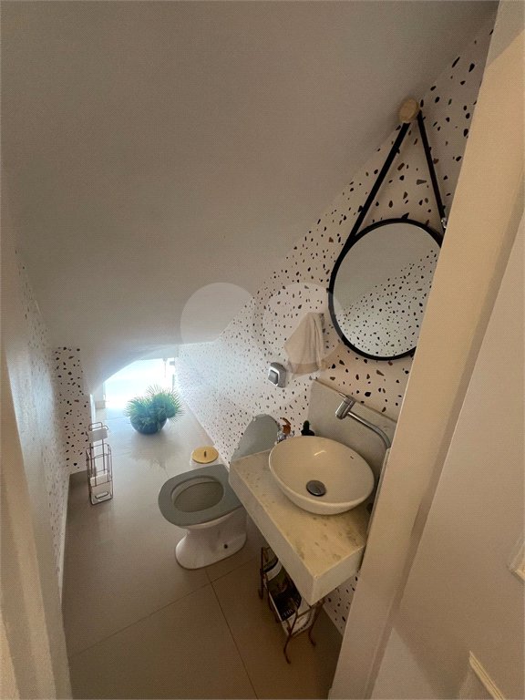 Sobrado à venda com 3 quartos, sendo 1 suíte, em Vila Irmãos Arnoni, São Paulo, SP