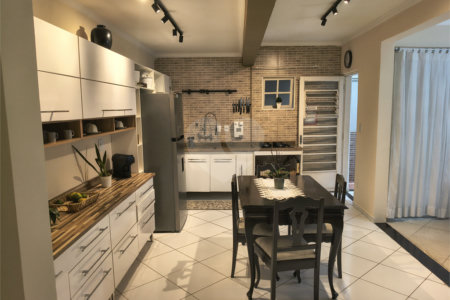 Casa à venda com 3 suítes em Vila Lavínia, Mogi das Cruzes, SP