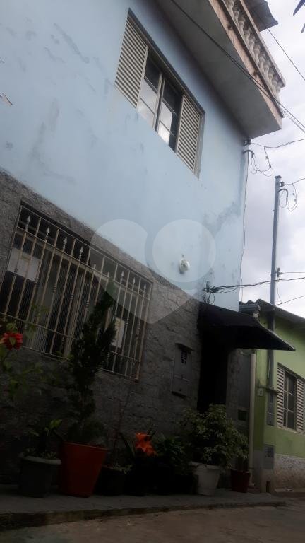 Casa à venda com 2 quartos, sendo 1 suíte, no condomínio Travessa Carmem Lúcia Carneiro,88, São Paulo - SP