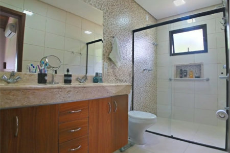 Casa à venda com 3 quartos, sendo 1 suíte, no condomínio Estância Marambaia, Vinhedo - SP