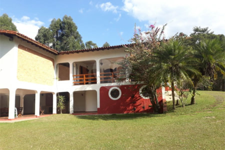 Sítio à venda com 5 quartos, sendo 3 suítes,  em Planalto Verde, São Roque, SP