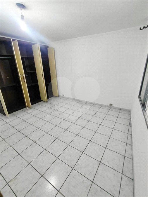 Sobrado à venda com 3 quartos, sendo 1 suíte, em Vila Constança, São Paulo, SP