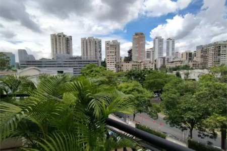 Casa à venda ou para alugar com 4 suítes no condomínio Solares Vila Europa, São Paulo - SP