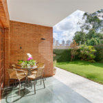 Casa à venda com 3 quartos, sendo 2 suítes, no condomínio Granja do Morumbi, São Paulo - SP