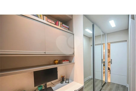 Espaço, conforto e uma localização privilegiada fazem deste apartamento mobiliado no Baeta Neves, em São Bernardo do Campo, uma excelente opção para seu novo lar. Com 118 m², três dormitórios e quatro banheiros, o imóvel oferece ambientes amplos para acomodar a família e receber amigos com comodidad