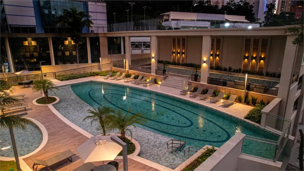 Apartamento à venda com 4 suítes em Real Parque, São Paulo, SP