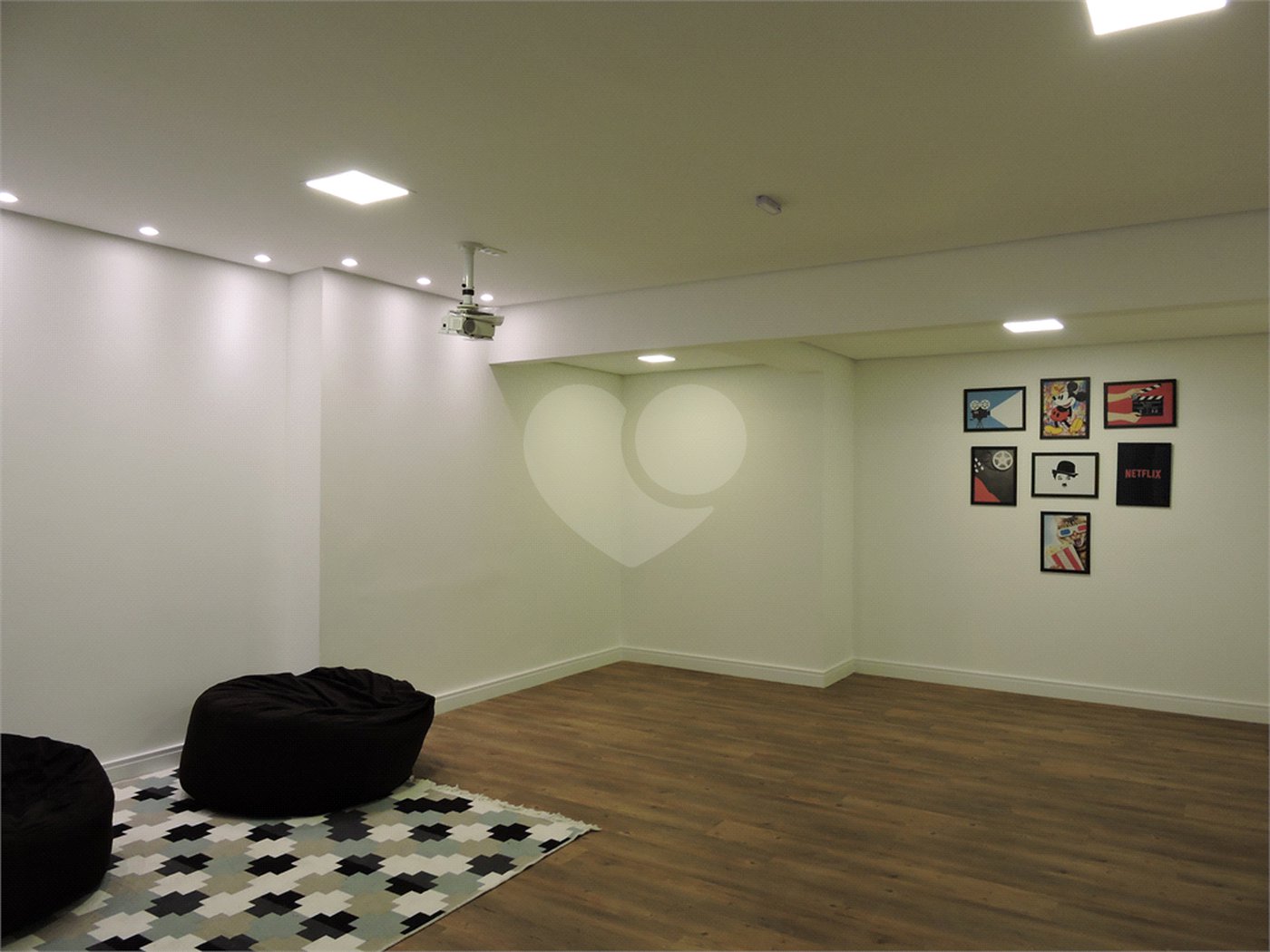 Apartamento à venda com 2 quartos, sendo 1 suíte, em Jardim Nair Maria, Salto, SP