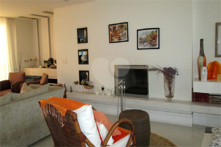 Apartamento à venda com 4 suítes em Vila Suzana, São Paulo, SP