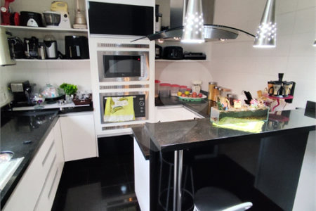 Casa à venda com 3 quartos, sendo 1 suíte,  no condomínio Bella Colonia II, Jundiaí - SP