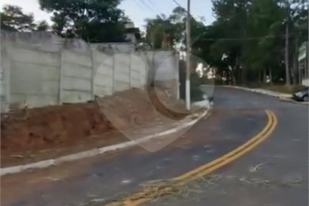 Terreno à Venda com 583m² em Atibaia/SP.