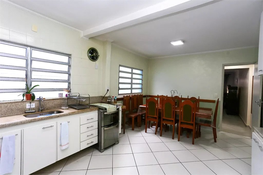 Sobrado à venda com 4 quartos, sendo 1 suíte,  em Vila Sônia, São Paulo, SP