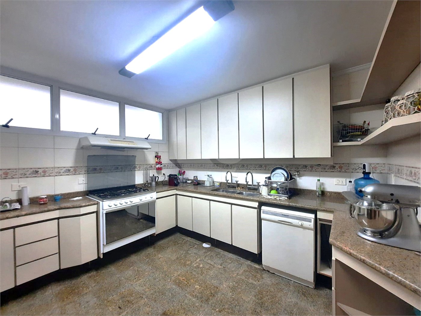 Casa para alugar com 4 quartos, sendo 2 suítes,  em Alto da Boa Vista, São Paulo, SP