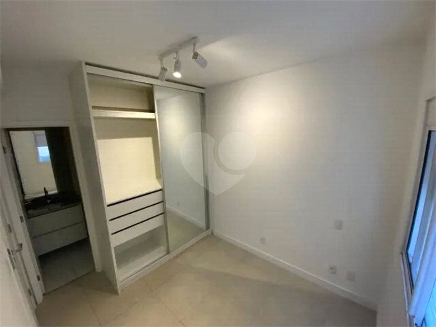 Studio á Venda 29m² - Santa Efigênia