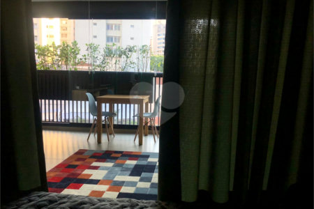 Vendo apartamento todo reformado em prédio novo por arquiteta internacional, porteira fechada e rend