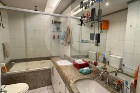 Apartamento à venda com 3 quartos, sendo 2 suítes, em Barra da Tijuca, Rio de Janeiro, RJ