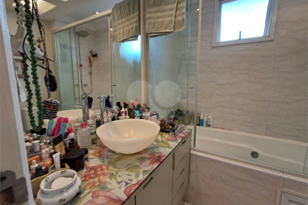 Apartamento à venda com 2 suítes em Vila Romana, São Paulo, SP