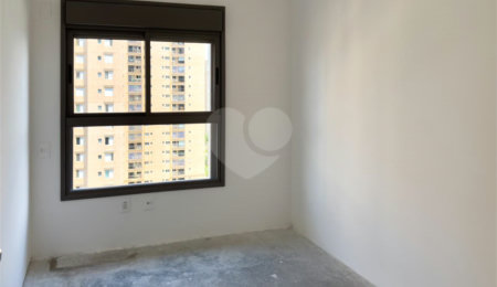 Apartamento à venda com 2 suítes em Santo Amaro, São Paulo, SP
