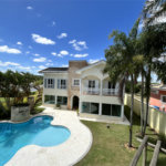 Casa à venda com 5 quartos, sendo 3 suítes,  no condomínio Village Saint Charbel, Araçoiaba da Serra - SP
