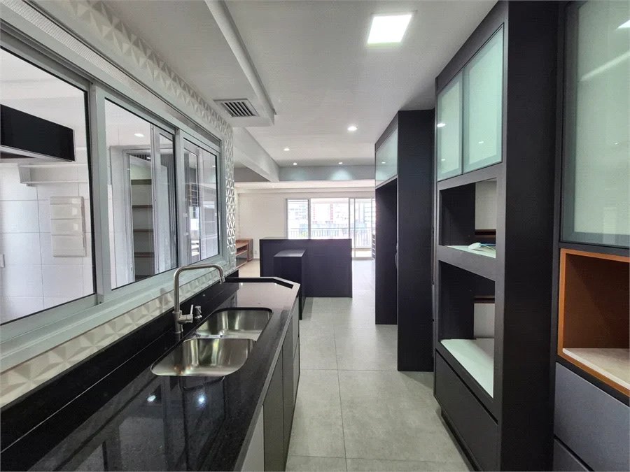 Apartamento à venda com 4 quartos, sendo 2 suítes,  em Jardim Vazani, São Paulo, SP