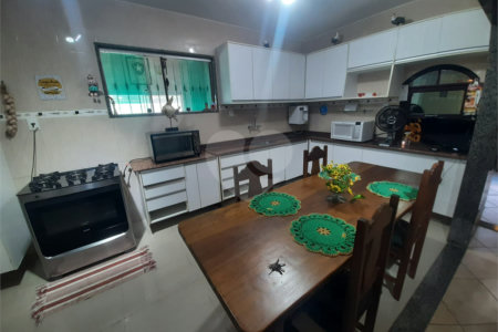 Casa à venda com 4 suítes em Santa Cruz, Rio de Janeiro, RJ
