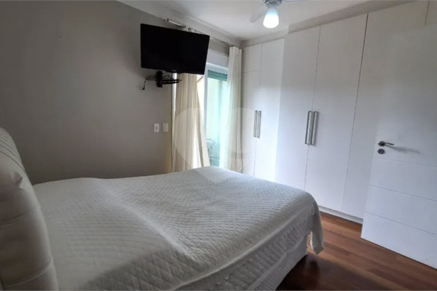 Casa à venda com 5 quartos, sendo 2 suítes,  no condomínio Floradas da Serra, São Paulo - SP