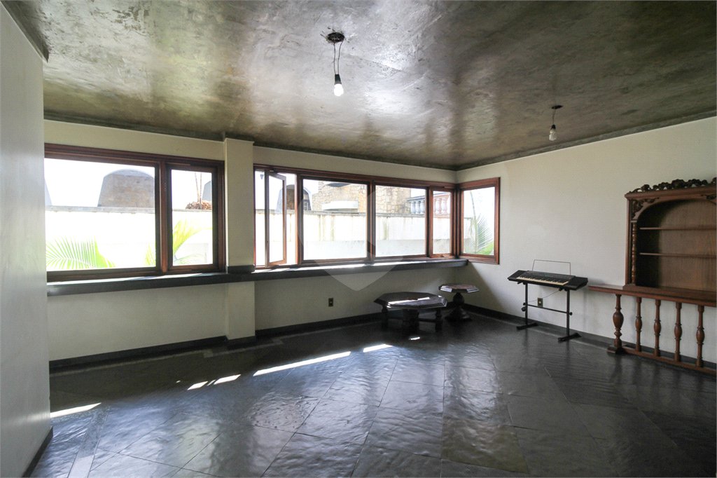 Casa à venda com 5 quartos, sendo 3 suítes, em Jardim São Bento, São Paulo, SP
