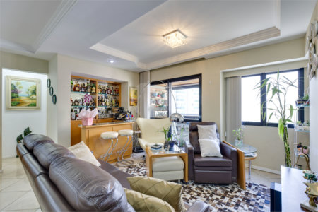 Apartamento à venda com 3 quartos, sendo 2 suítes, em Santo Amaro, São Paulo, SP