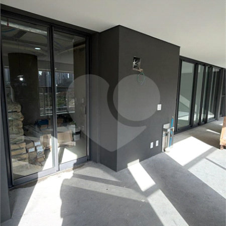 Apartamento à venda com 4 suítes em Vila Cordeiro, São Paulo, SP