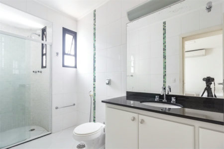 Apartamento à venda com 4 quartos, sendo 2 suítes,  em Jardim Parque Morumbi, São Paulo, SP