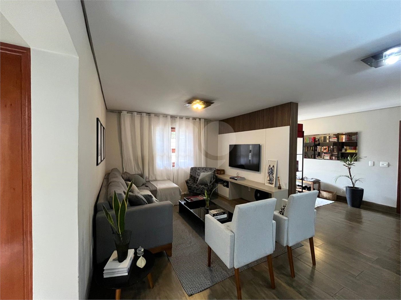Casa à venda com 3 suítes em Jardim Shangri-lá, Itapetininga, SP