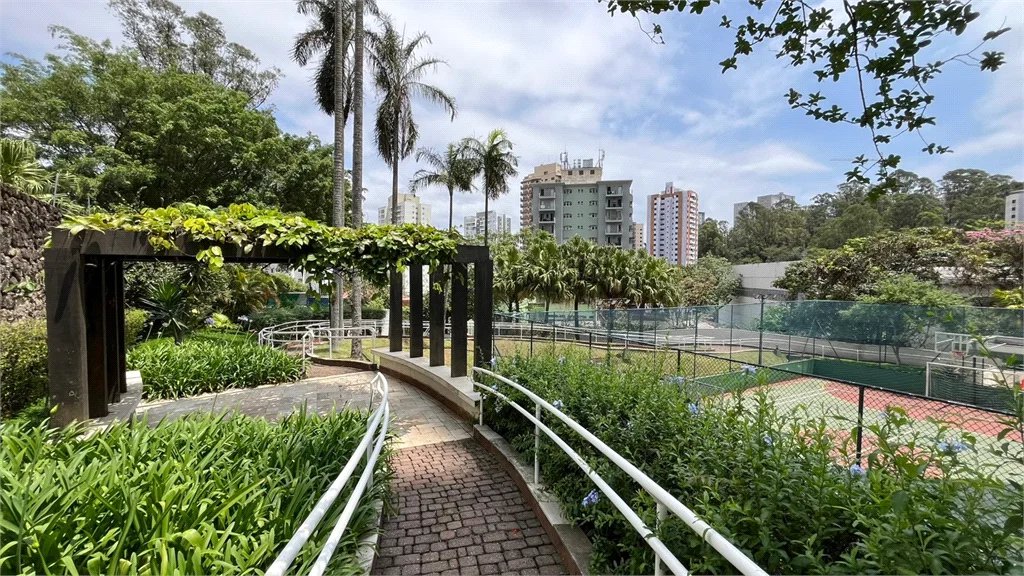Apartamento à venda com 4 quartos, sendo 3 suítes, em Vila Andrade, São Paulo, SP