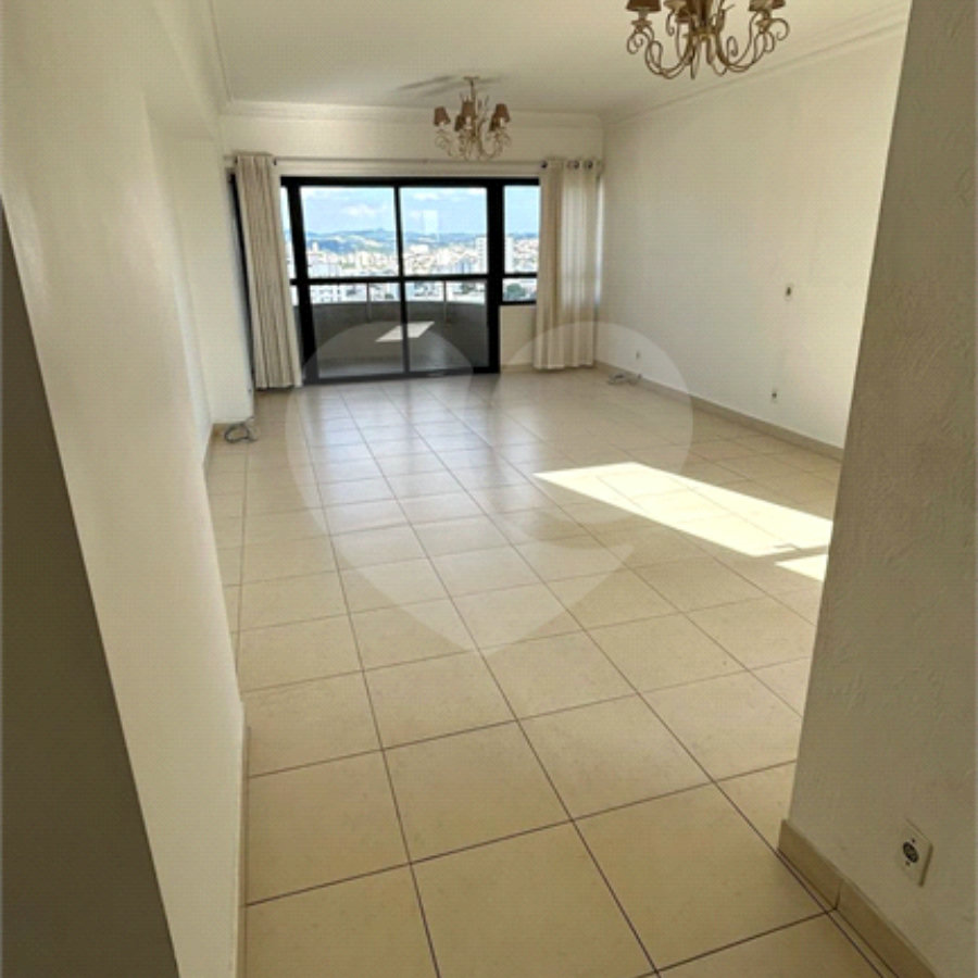 Apartamento à venda com 3 quartos, sendo 1 suíte, no Centro, Jundiaí, SP