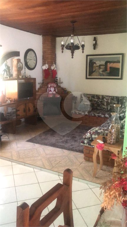 Chácara à venda com 4 quartos, sendo 1 suíte,  em Jundiaquara, Araçoiaba da Serra, SP