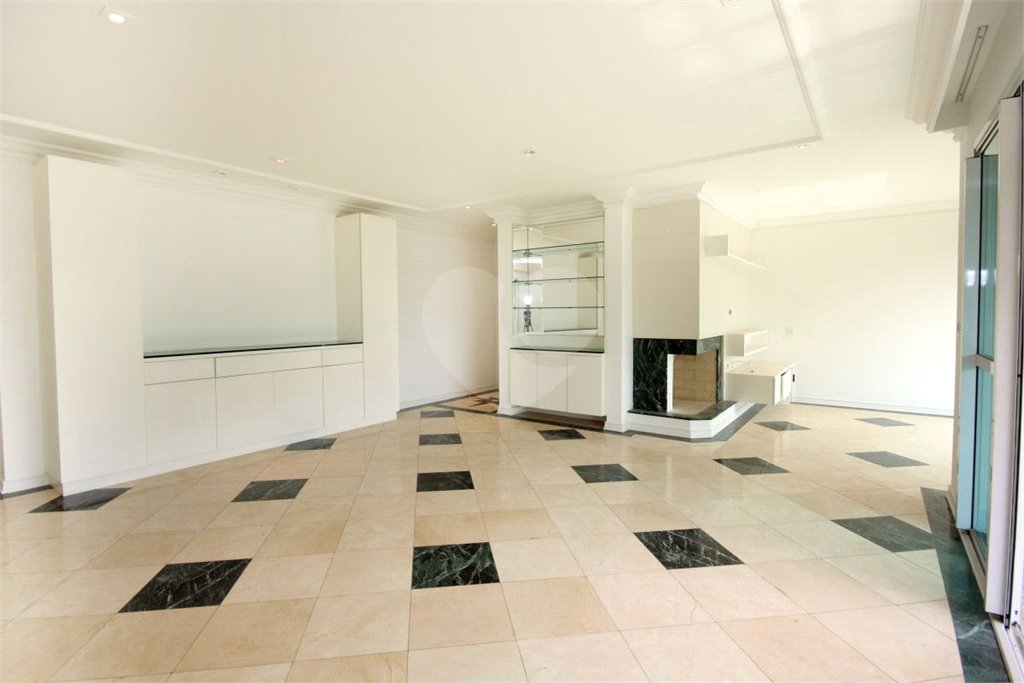 Apartamento à venda com 3 quartos, sendo 1 suíte, em Alto da Boa Vista, São Paulo, SP