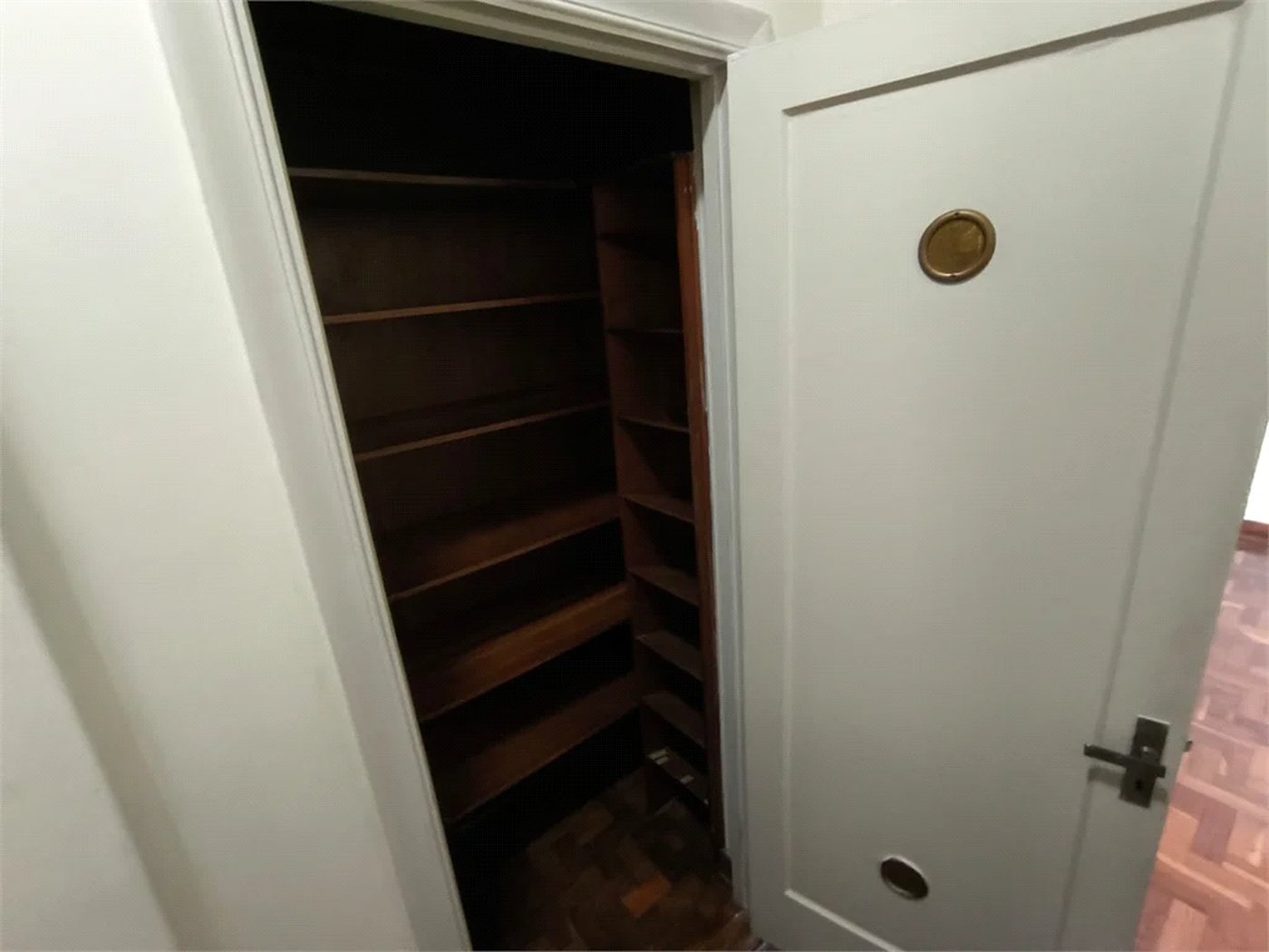 Sobrado à venda com 5 quartos, sendo 1 suíte, em Jardim Trussardi, São Paulo, SP