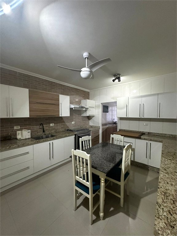 Apartamento à venda com 2 quartos, sendo 1 suíte, no Centro, Ponta Porã, MS