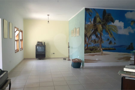 Casa à venda com 3 quartos, sendo 1 suíte, no condomínio Zuleika Jabour, Salto - SP
