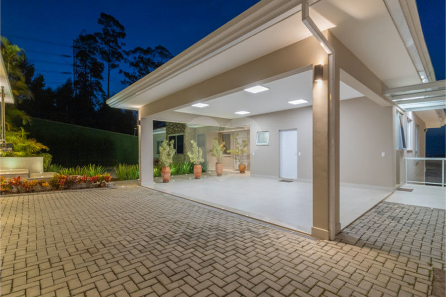 Casa à venda com 3 suítes no condomínio Parque Imperial da Cantareira, Mairiporã - SP