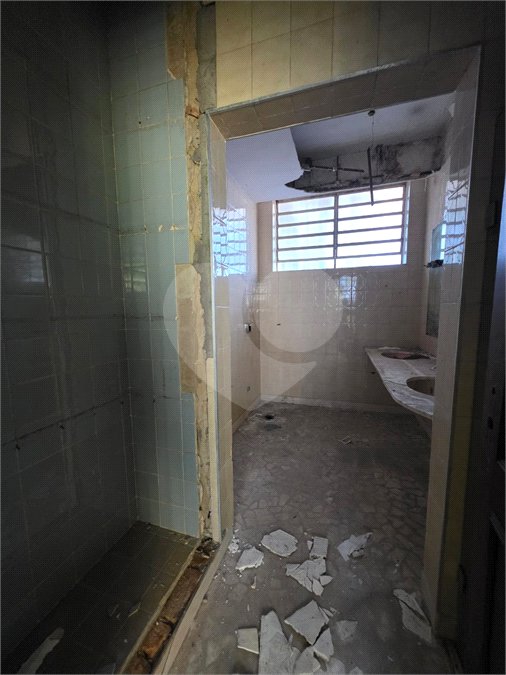 Casa à venda com 4 quartos, sendo 1 suíte, em Indianópolis, São Paulo, SP